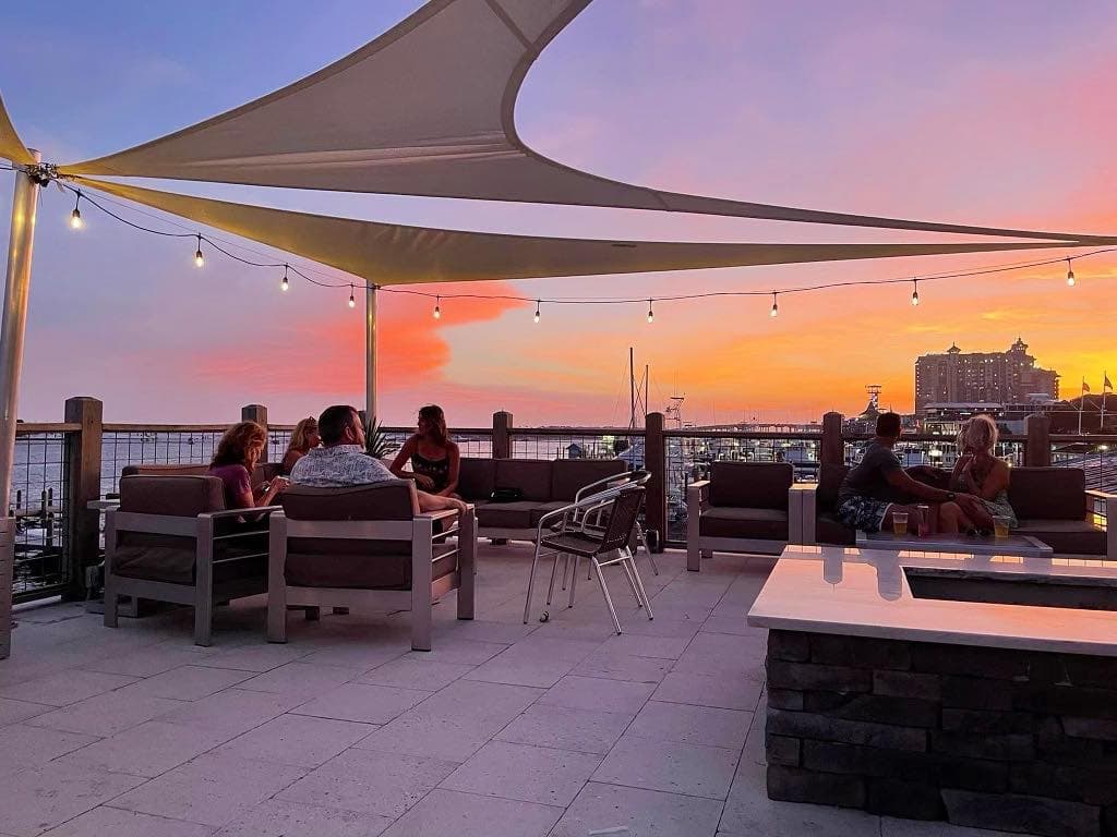 Live Music Everyday At The Skybar At Edge Seafood